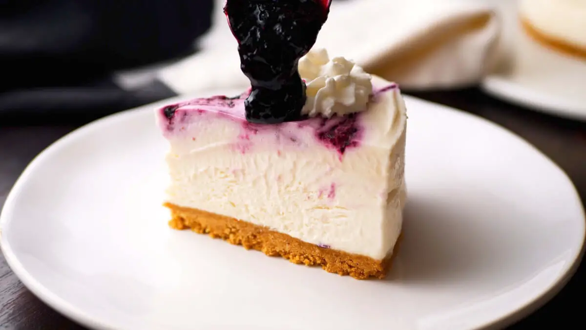 No Bake Cheesecake (Blueberry) with Blueberry Sauce