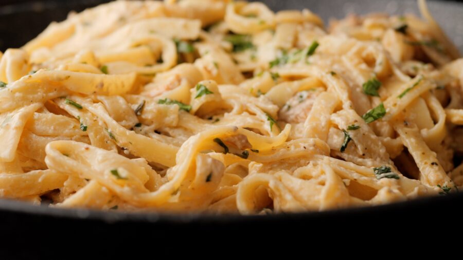 Chicken Alfredo Recipe with Fettuccine Pasta 3