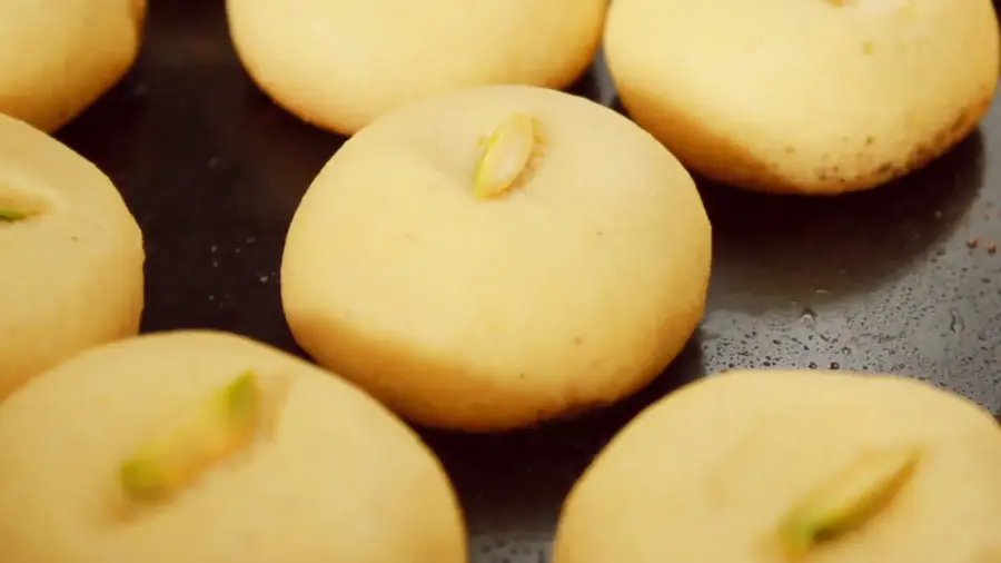 Nankhatai Biscuits on a serving plate