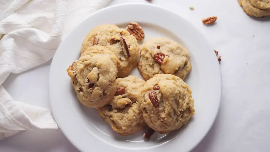 Coconut Pecan Cookies on the serving plate