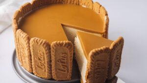 Biscoff cheesecake with caramel topping and cookie crust
